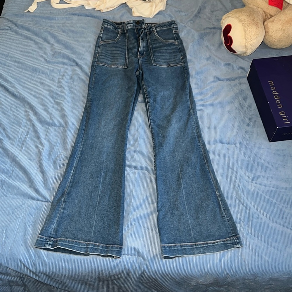 AE Flare Jean